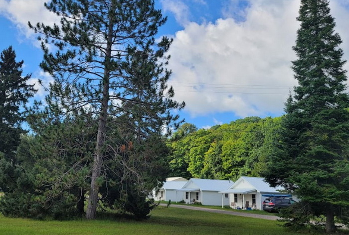 Rainbow Camp (Toastys Cabins) - New Photo As Of 2022 (newer photo)